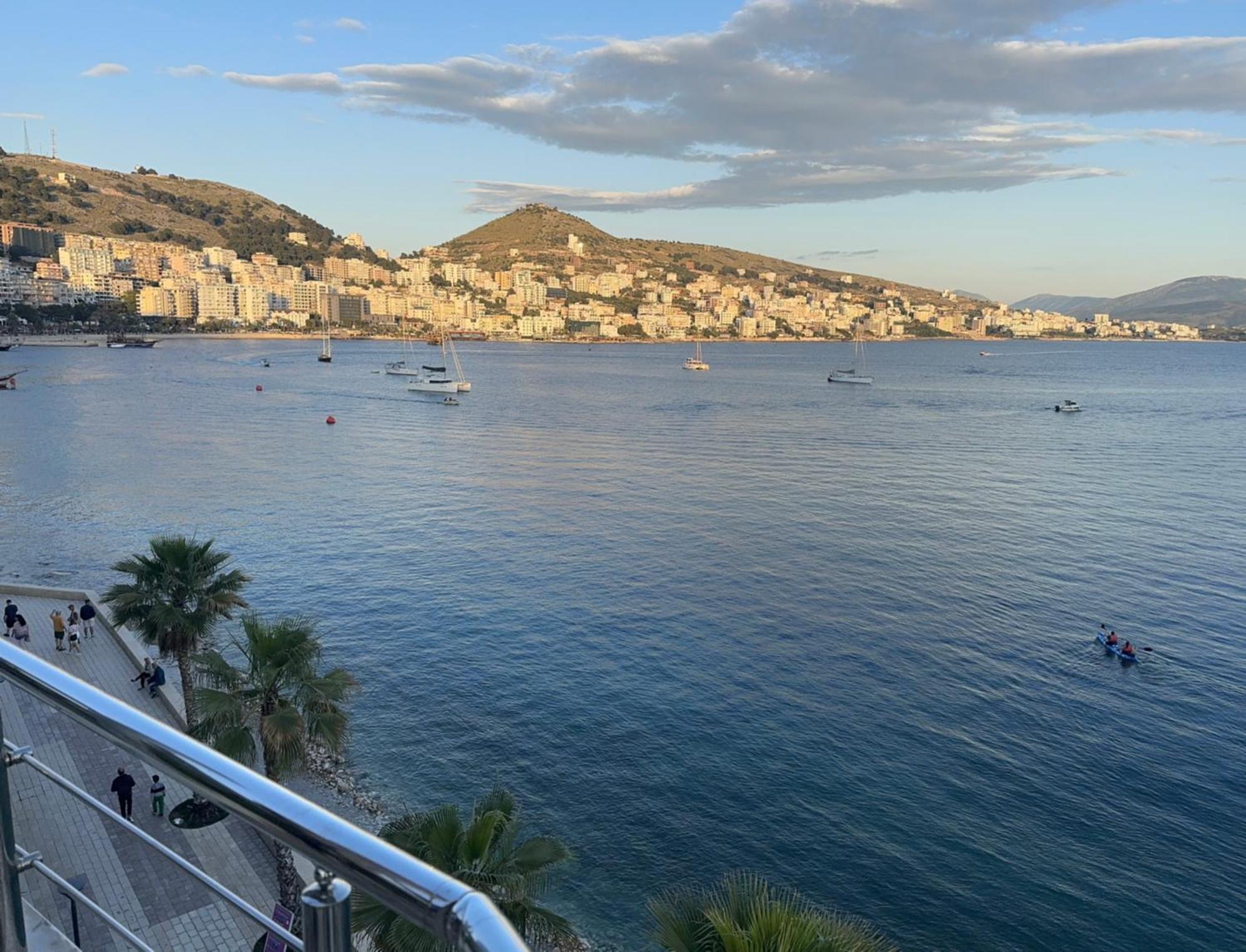 Hotel Royal Saranda ภายนอก รูปภาพ