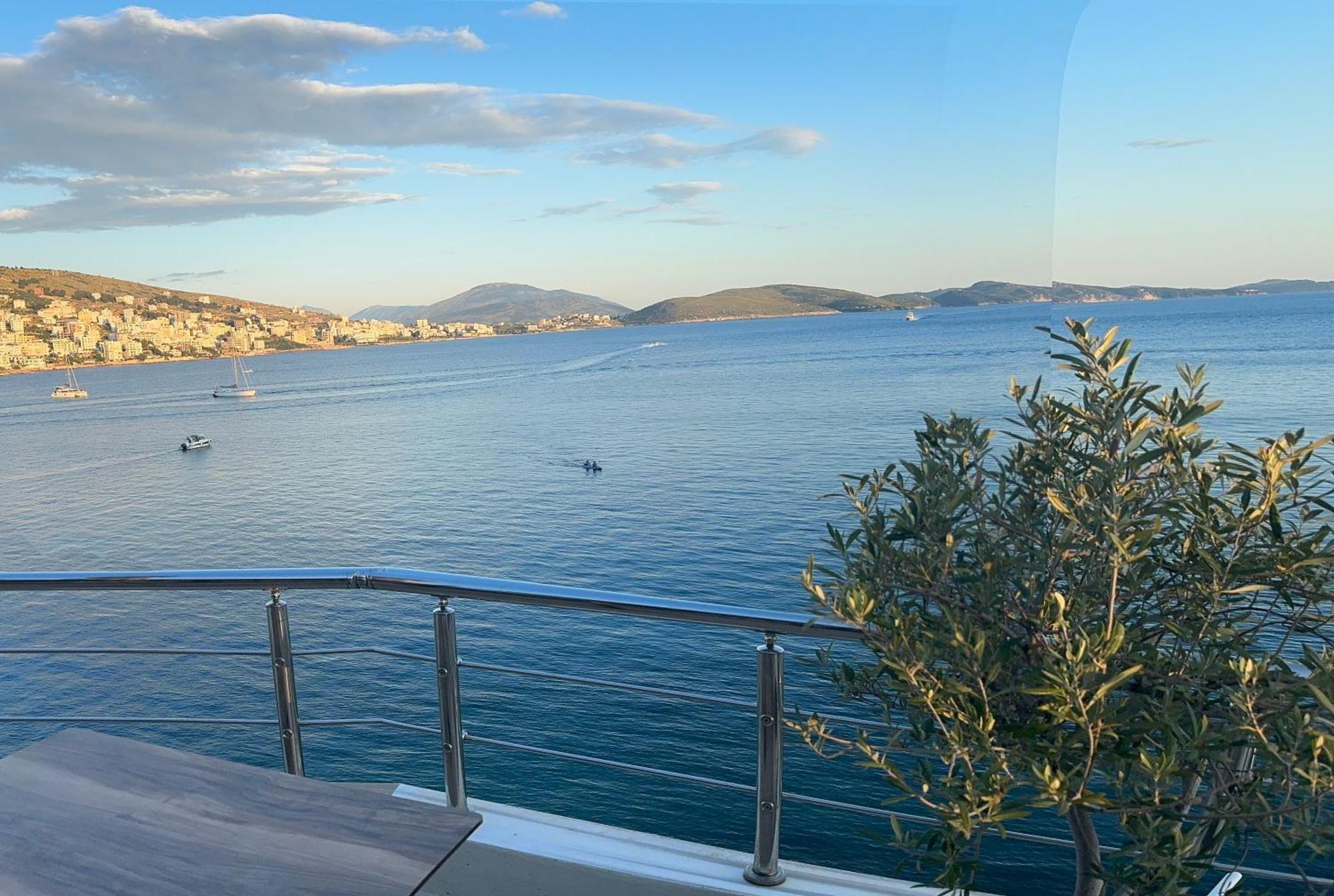 Hotel Royal Saranda ภายนอก รูปภาพ
