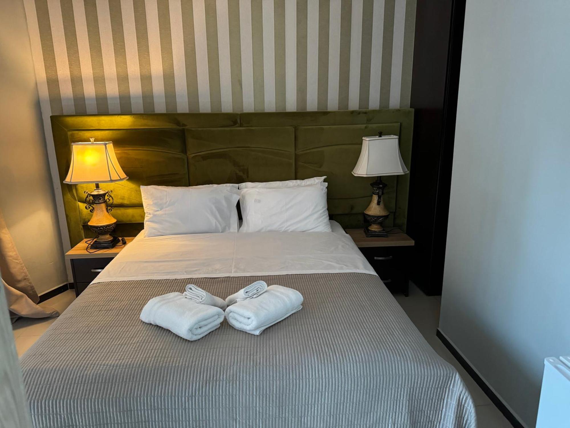 Hotel Royal Saranda ภายนอก รูปภาพ